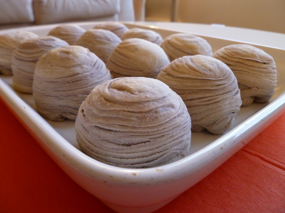 Hualien sweet taro cake-taiwan Photo: best things to buy in taiwan blog.