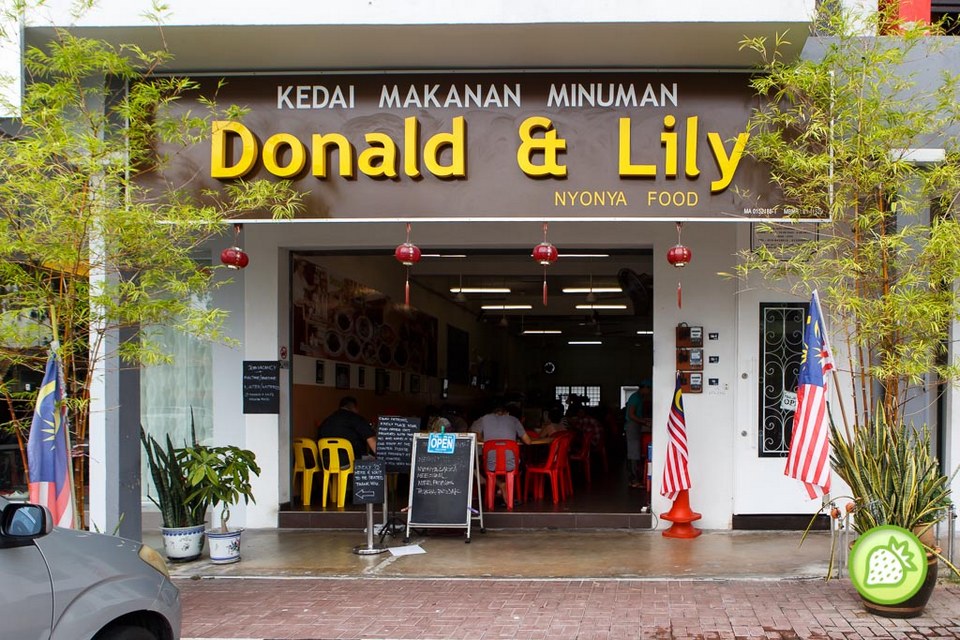 Donald and Lily Nyonya-malaysia