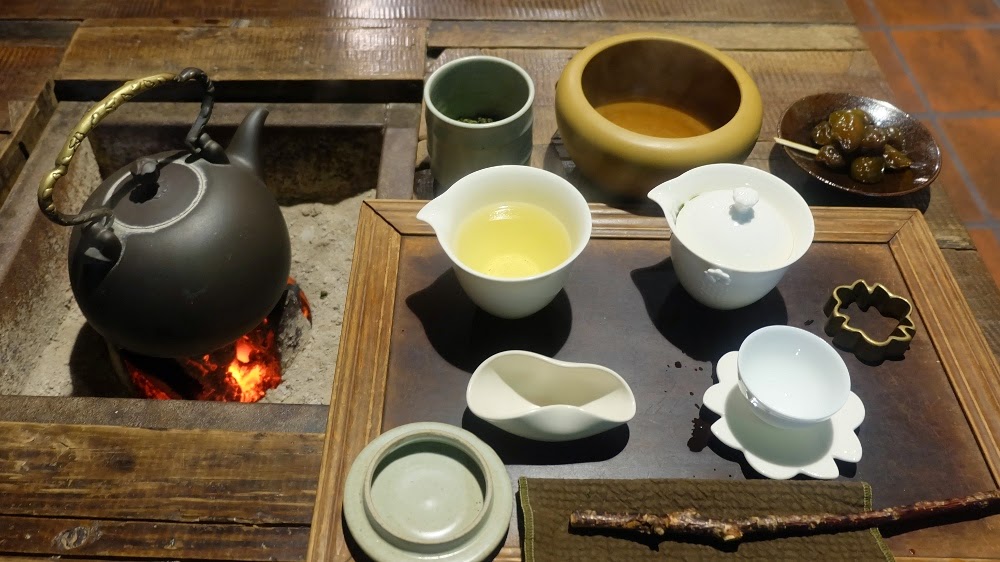 Tea and dessert from Jiufen Teahouse (580NT)