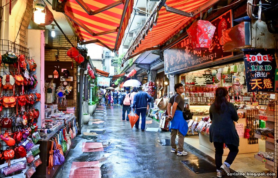 jiufen streets