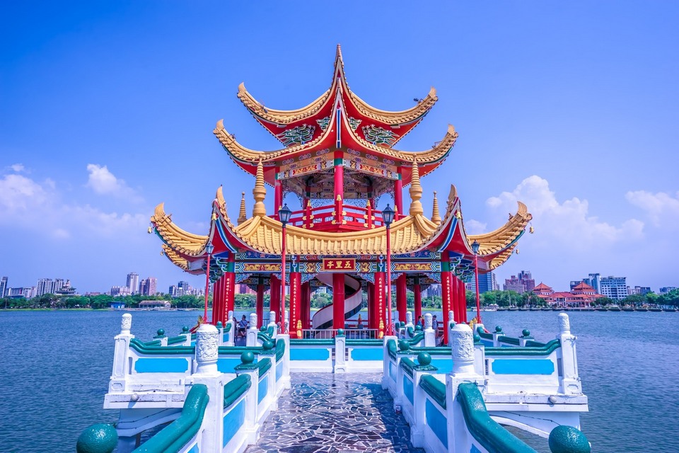 Dragon Boat races in front of Dragon and Tiger Pagodas, Lotus Pond, Kaohsiung,