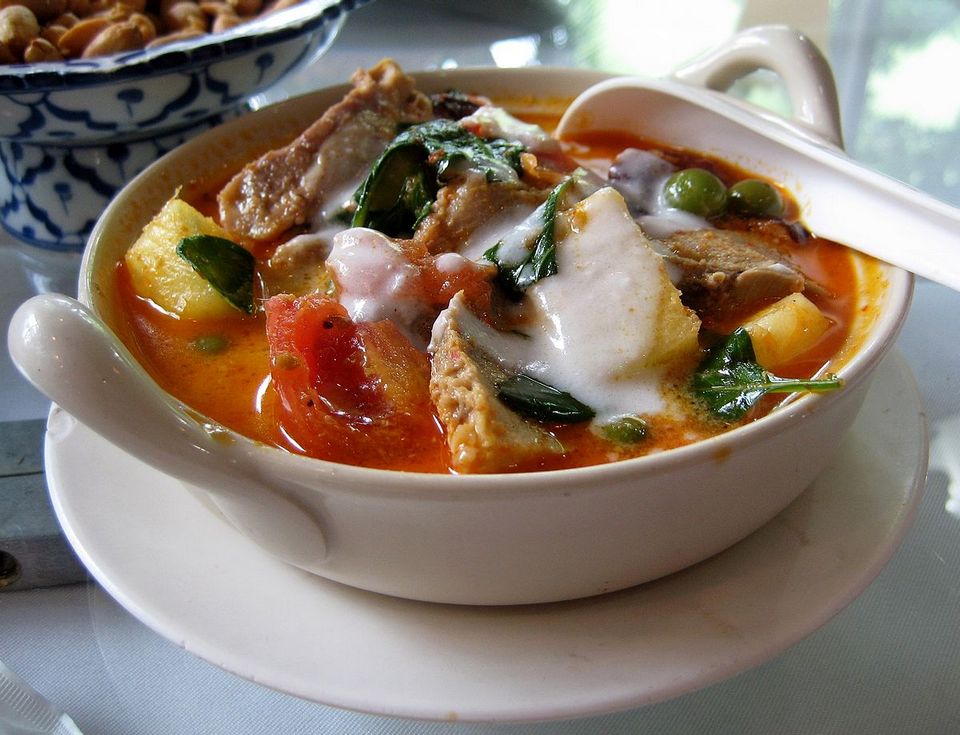 Gaeng Daeng and Gaeng Keow -thai curry-bangkok-thailand