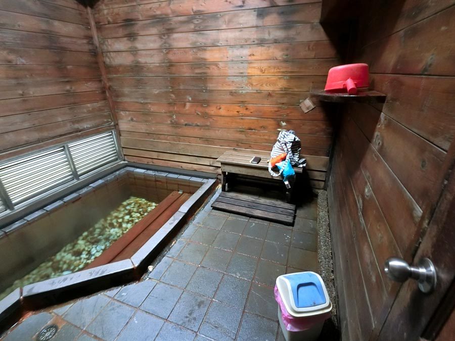 Taiwan-Suao-Cold-Spring-Private-Cabin-900×675