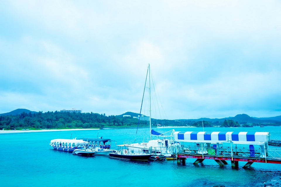 There was a glass-bottom boat in Busena Marine Park.