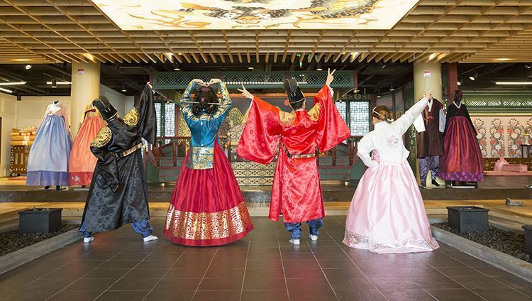 Hanbok - Korean traditional costumes make everyone beautiful