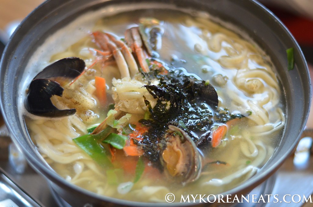 Haemul Kalguksu (Seafood Handmade Noodles)