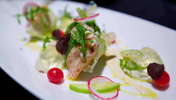 This is precisely called "expensive sliced" because it is not only a dish but also a delicate art.