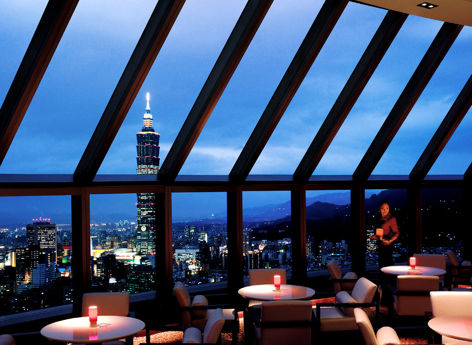 Shangri-La’s_Far_Eastern_Plaza_Hotel