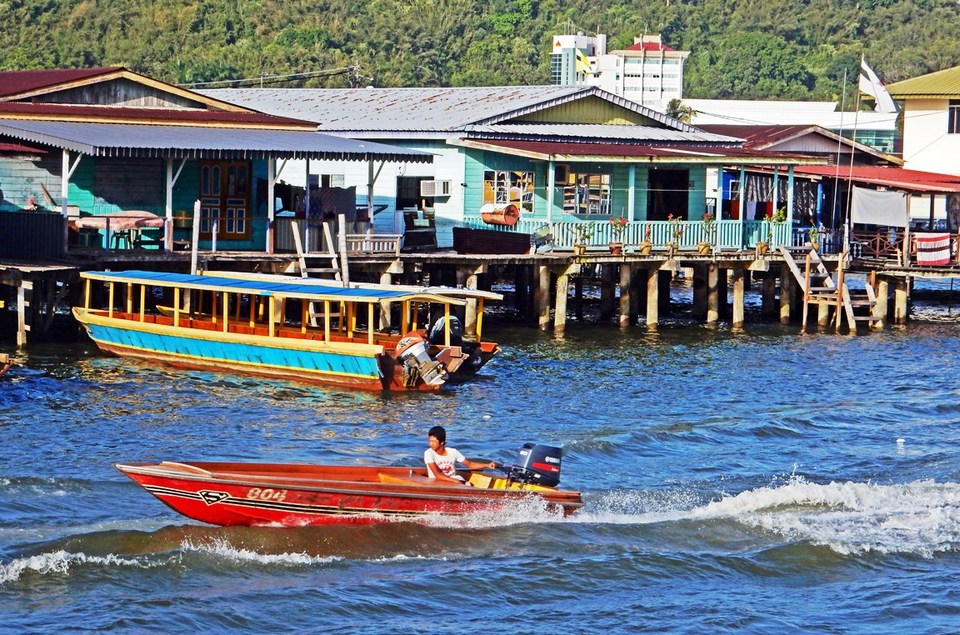 Kampong Ayer (Water Village) Afternoon Visit