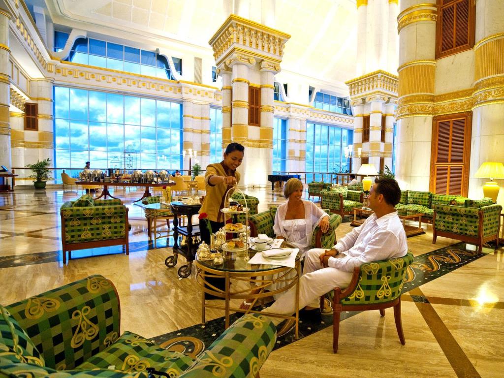 The Empire Hotel and Country Club 2