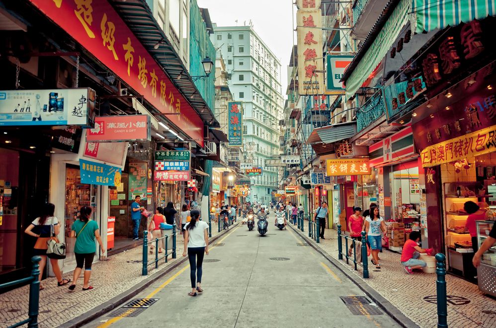 macau-downtown-shopping