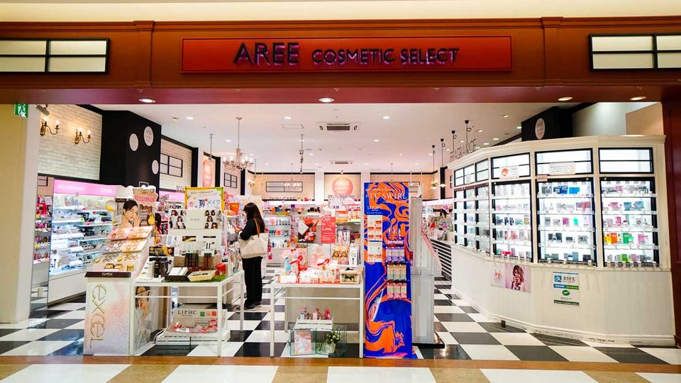 AEON mall cosmetic shop