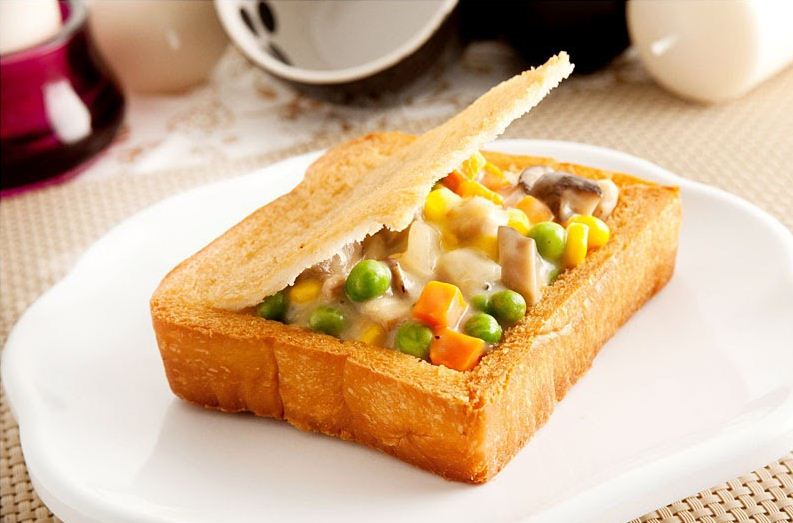 Guan Cai Ban (Coffin Bread)