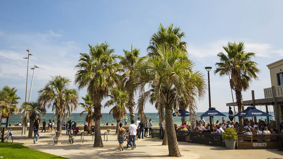 st-kilda-beach_mel_r_132611_1600x900
