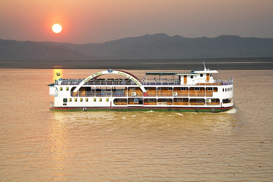 cruise to bagan