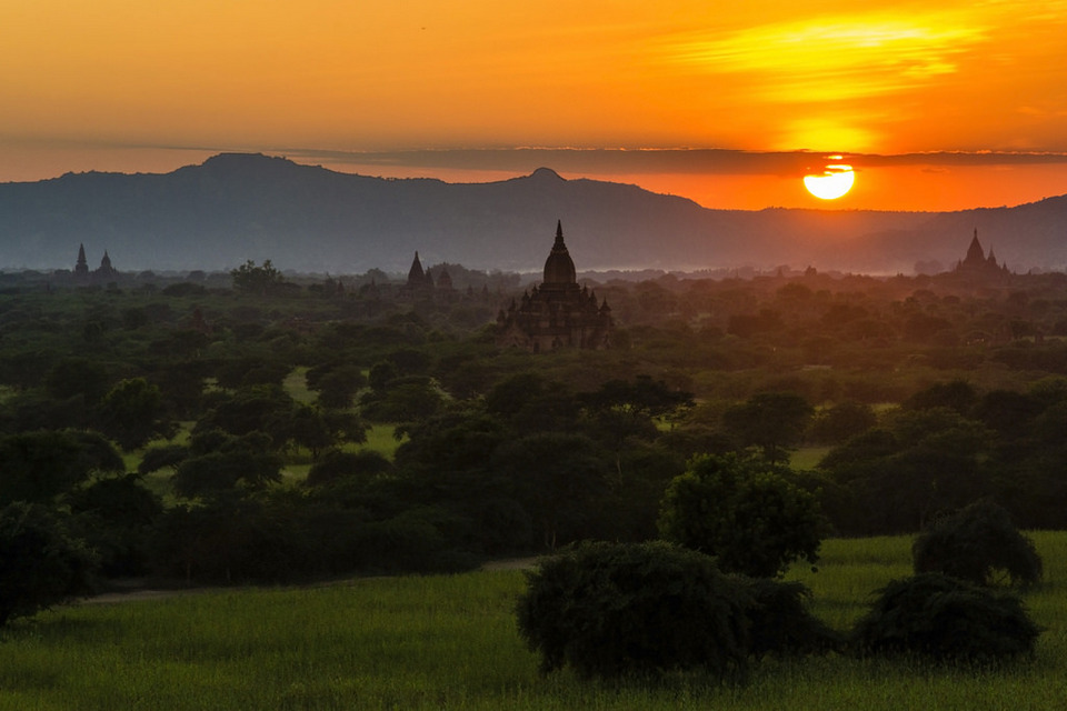 Sunset from Pyathada Paya