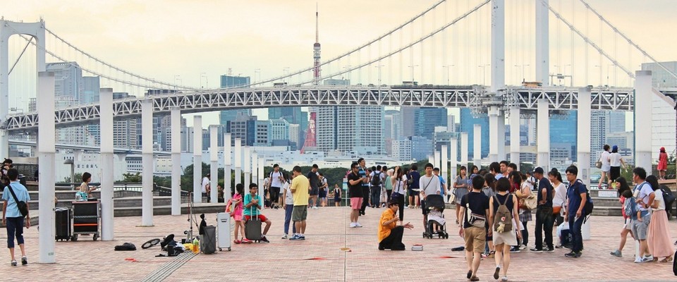 Boulevard above the ground.