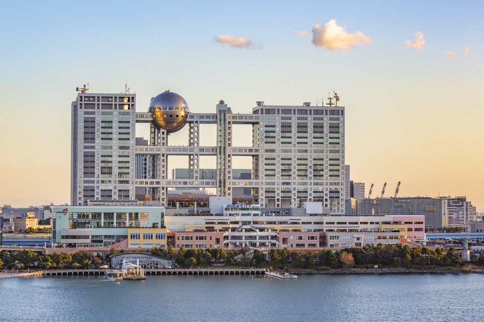 Fuji-TV-Building-Odaiba-lead-