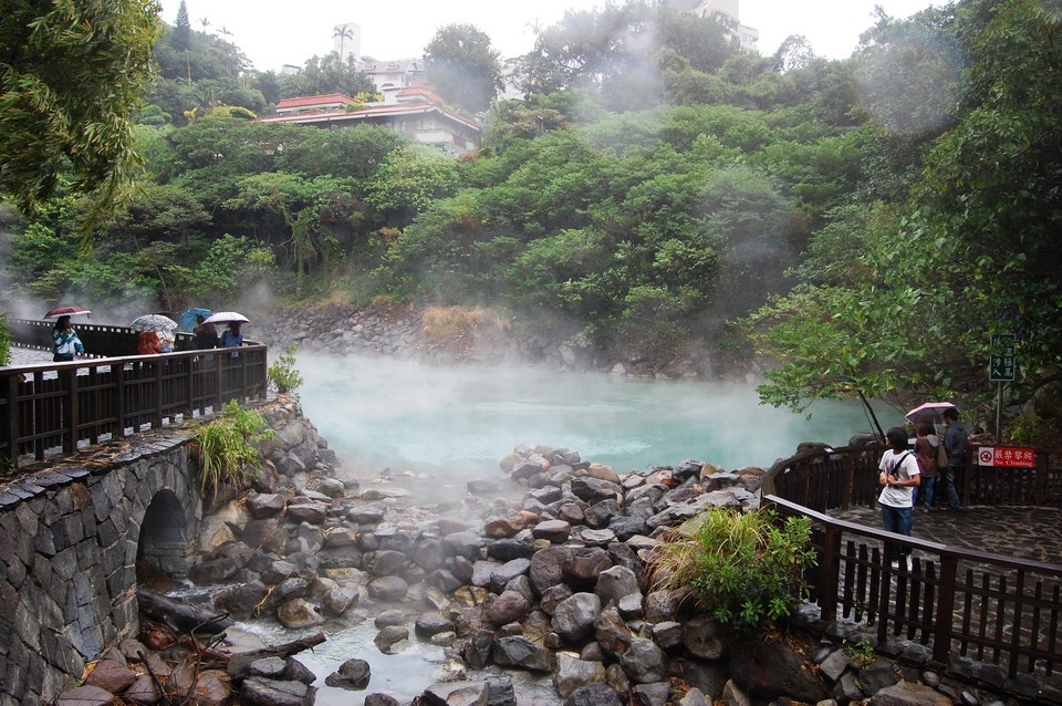 taipei xinbeitou hot spring taiwan travel guide