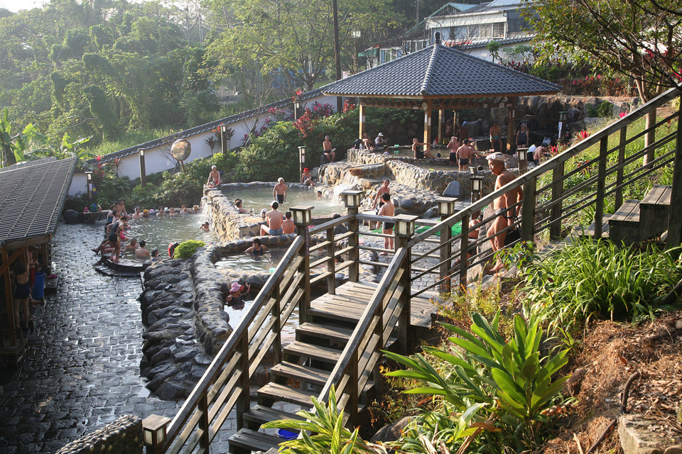 taipei xinbeitou hot spring taiwan travel guide