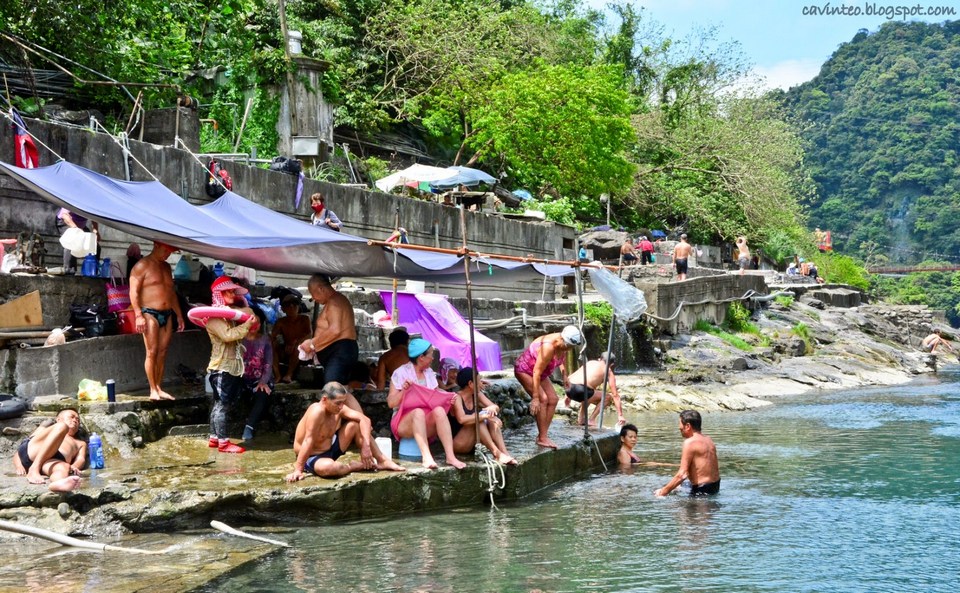 wulai old street and hot springs,wulai blog,wulai day trip,wulai travel blog