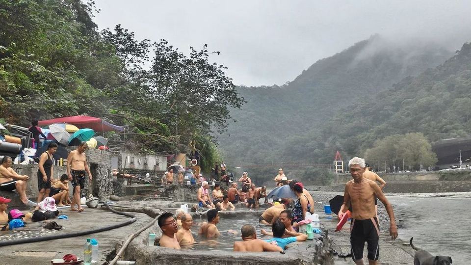 wulai old street and hot springs
