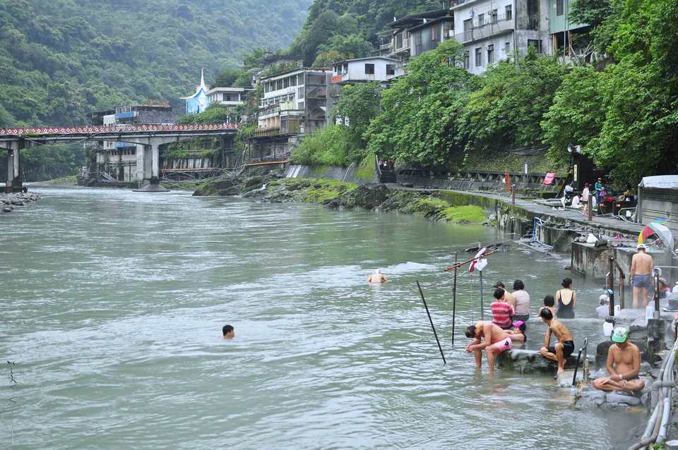 wulai old street and hot springs,wulai blog,wulai day trip,wulai travel blog