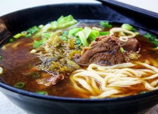 taiwan beef noodle soup
