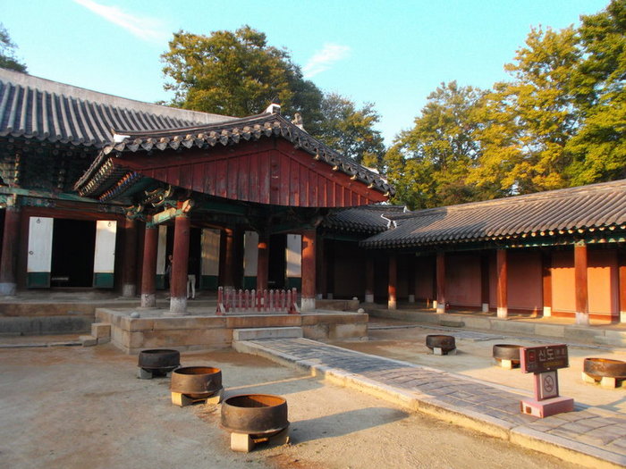 1Gyeonggijeon Shrine jeonju (1)