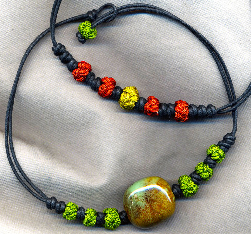 Maedeup is the traditional Korean art form of knotting silk threads or cords.