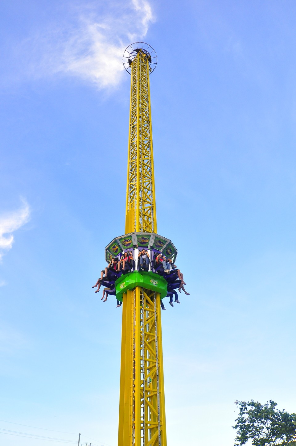 Ekstreme Tower at Enchanted Kingdom
