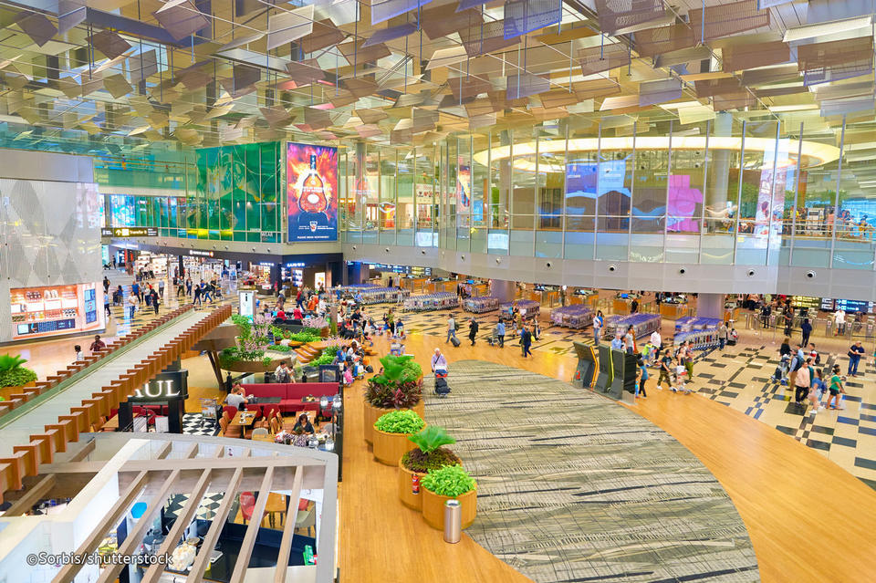 What to do in Changi Airport — Top 9 things to do in Changi Airport, Singapore rain-vortex-in-jewel-changi-airport