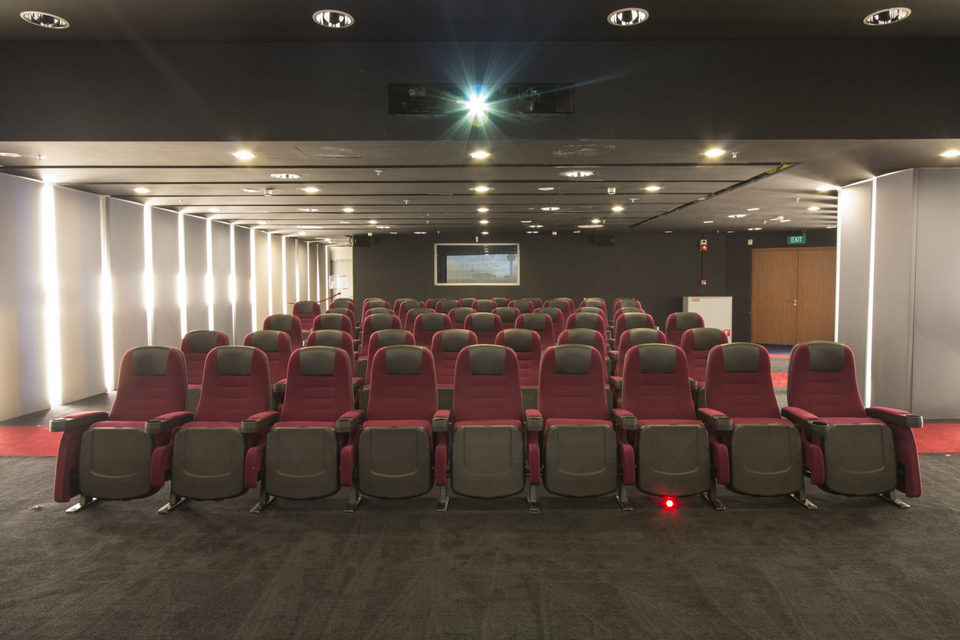 Singapore-Changi-Airport-Interior-of-T3-Transit-Movie-Theatre-courtesy-Changi-Airport
