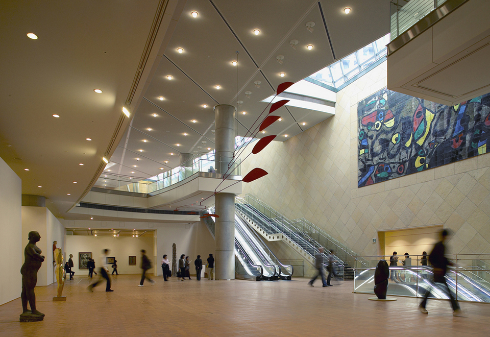 osaka-national-museum-of-art-exhibit