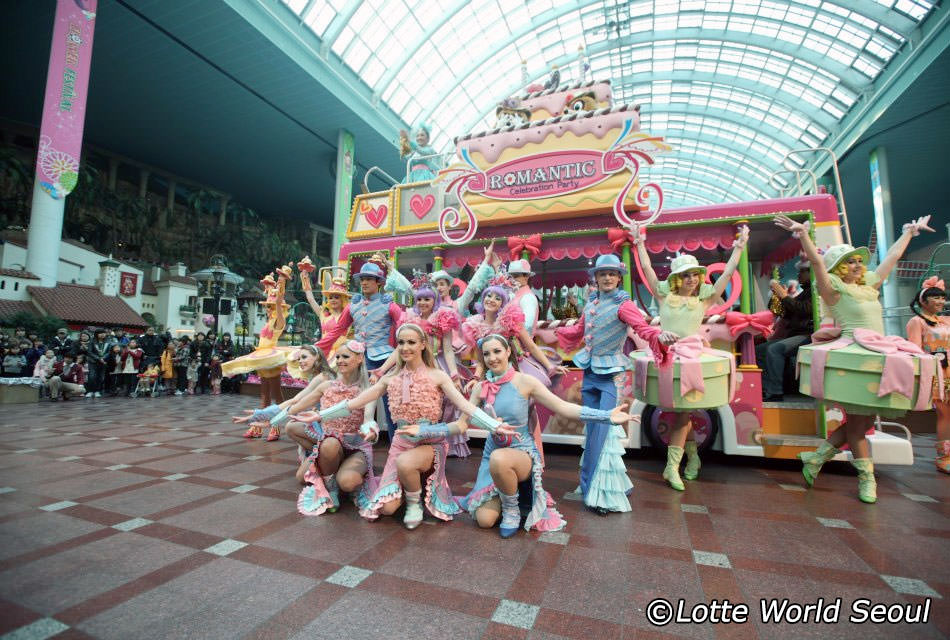 Lotte-World-seoul.jpg