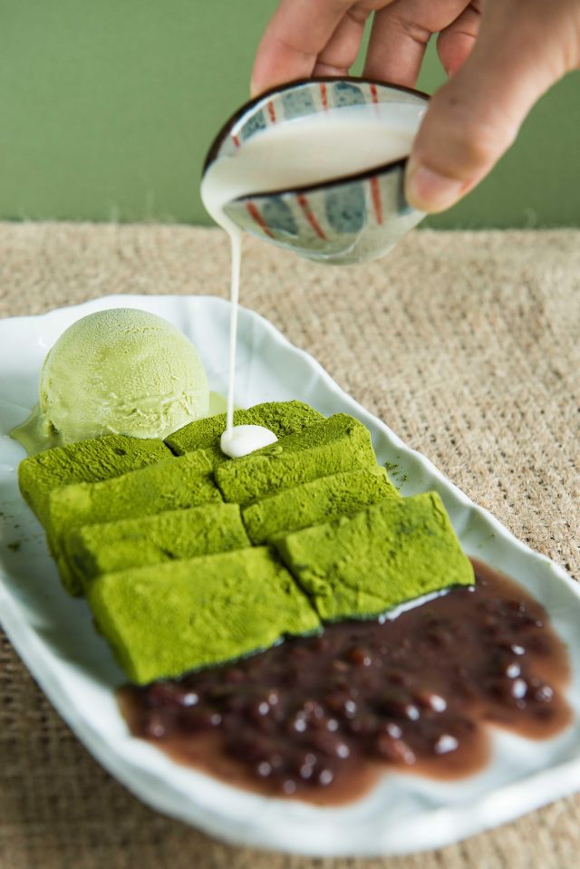 4. Warabi Mochi – Japanese Rice Cake 5