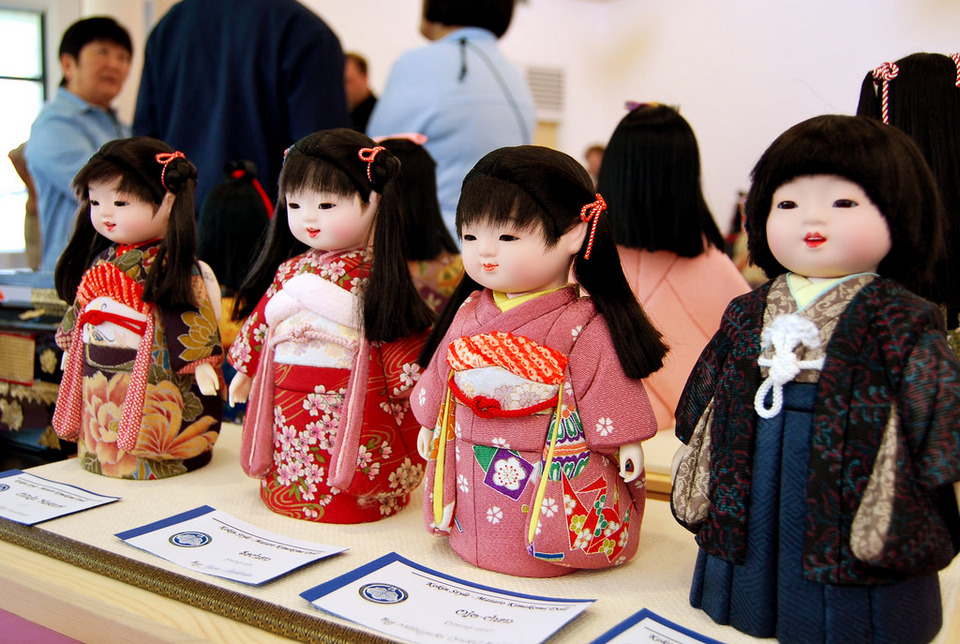 Kimekomi dolls