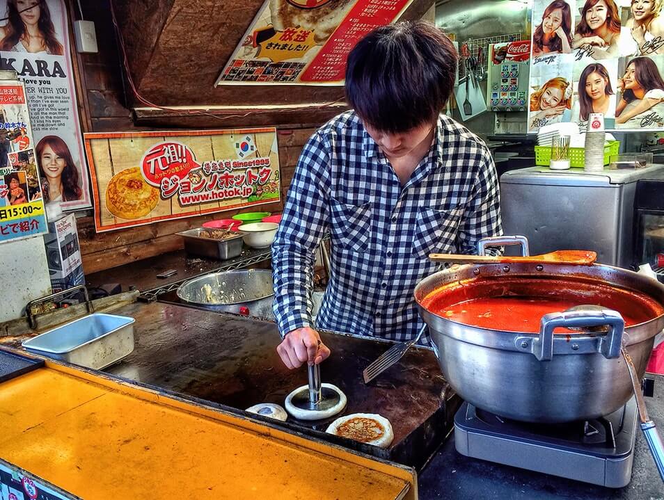 Korean street food hotteok sweet pancake (4)