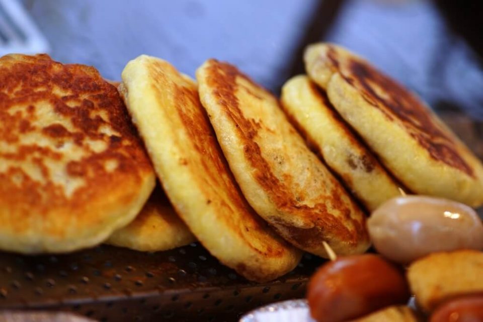 Korean street food hotteok sweet pancake (5)