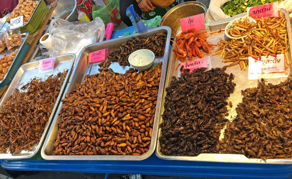 pattaya walking street food night
