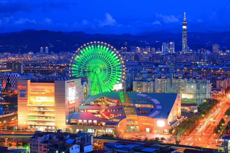 Miramar Entertainment Park Ferris Wheel taipei (1)