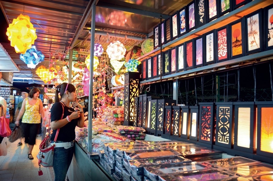 Taman Connaught Night Market
