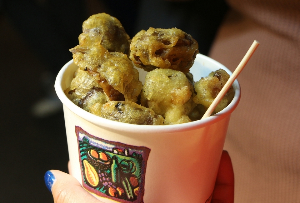 1grilled mushroom taipei night market taiwan