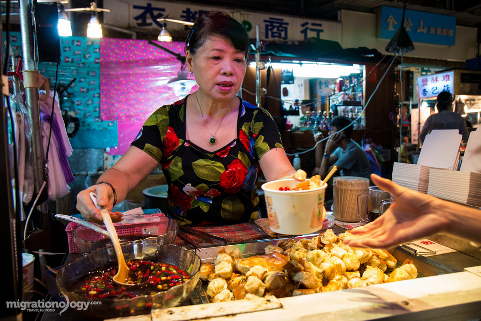 12fried shrimp dumplings taipei (1)