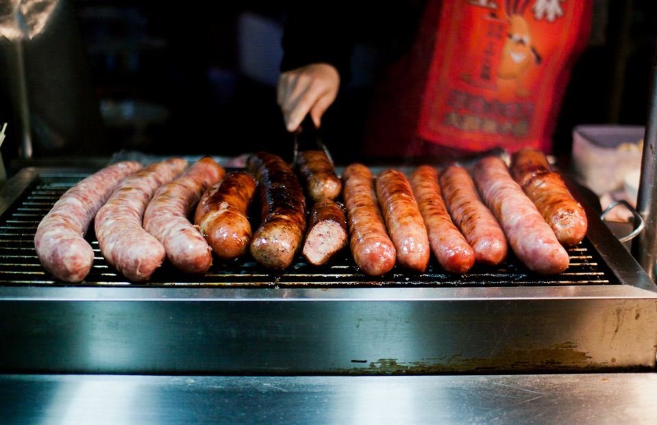 taiwanese sausage night market taipei (1)