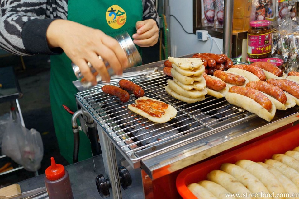 taiwanese sausage night market taipei (1)