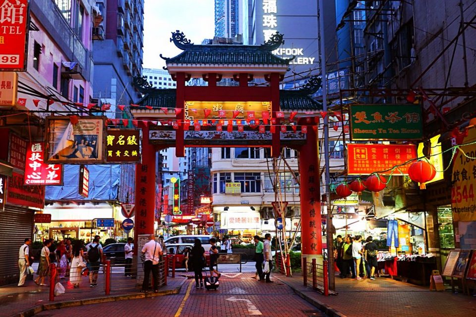 Temple-Street-Night-Market-1-1024x683