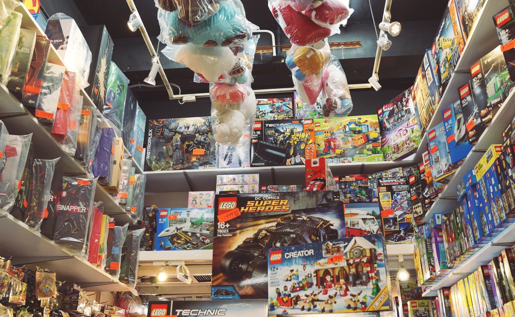 Lego shop on Tai Yuen Street