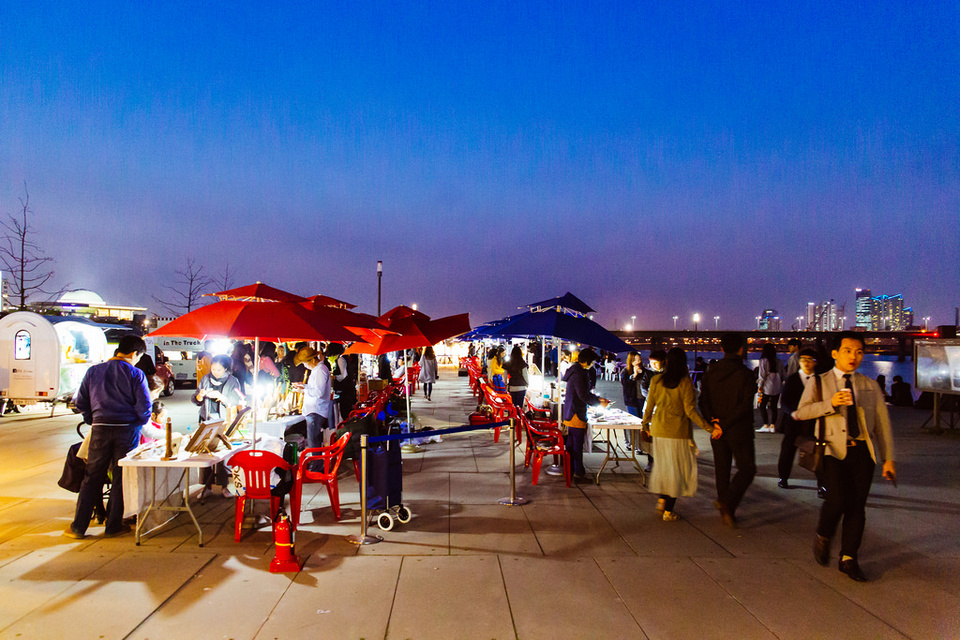 Bamdokkaebi Night Market, Korea