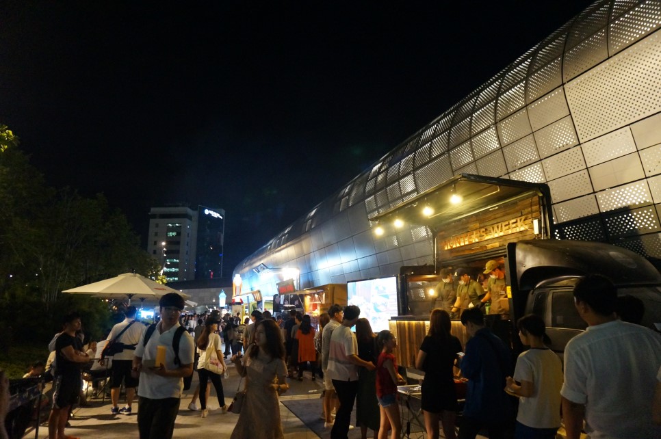 Food stall at DDP, Seoul, Korea
